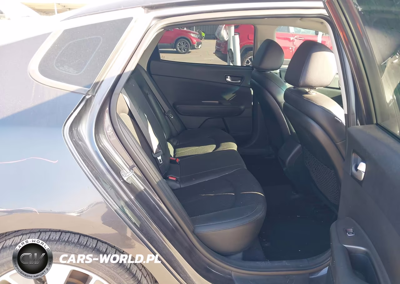 2019 Kia Optima S VIN:5XXGT4L35KG283905 - 8