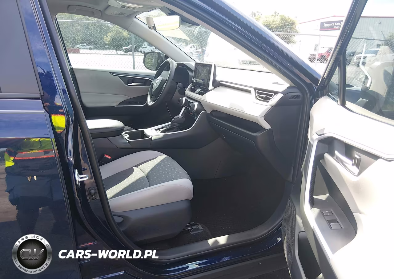 2025 Toyota Rav4 Xle VIN:2T3W1RFV2SW409162 - 5