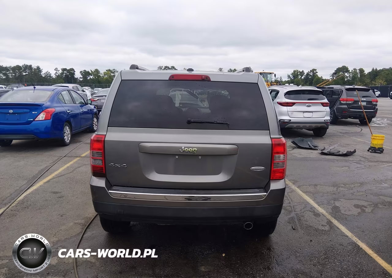 2011 Jeep Patriot Latitude X VIN:1J4NF4GB5BD245031 - 17