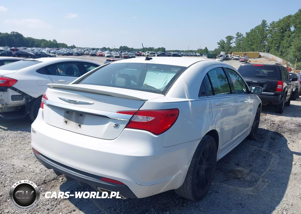 2014 Chrysler 200 Limited VIN:1C3CCBCG2EN186311 - 4