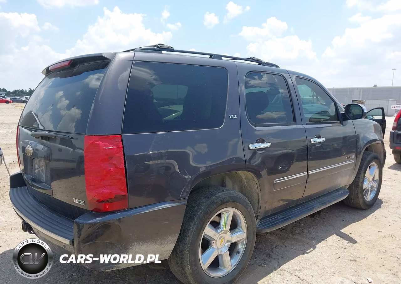 2011 Chevrolet Tahoe Ltz VIN:1GNSCCE02BR178217 - 4