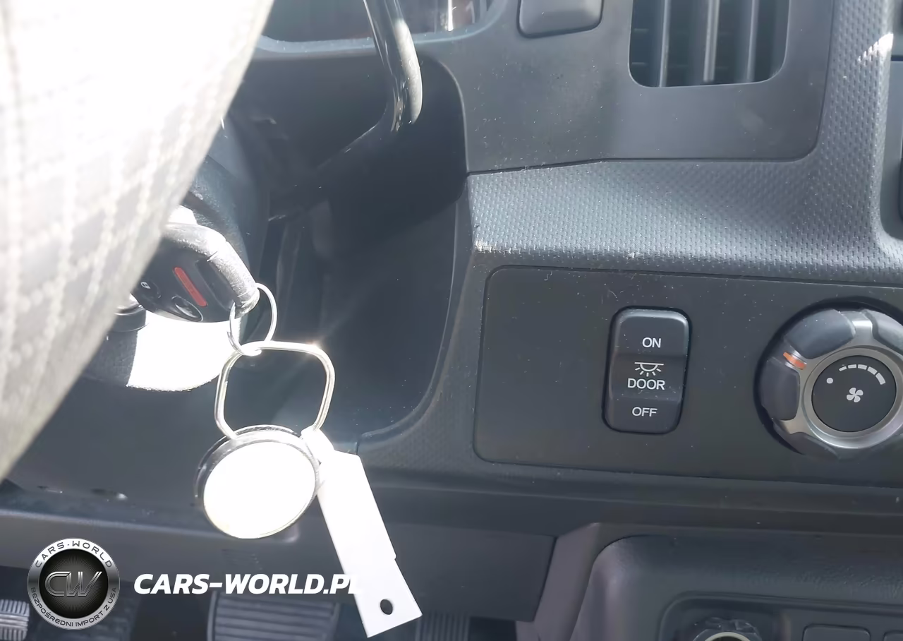 2013 Honda Ridgeline Sport VIN:5FPYK1F76DB008349 - 11