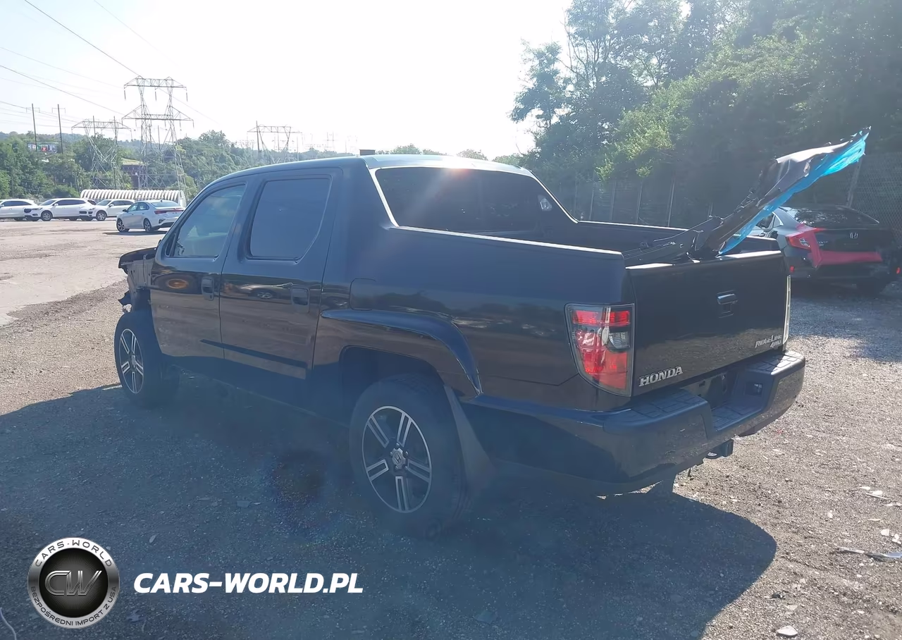 2013 Honda Ridgeline Sport VIN:5FPYK1F76DB008349 - 3