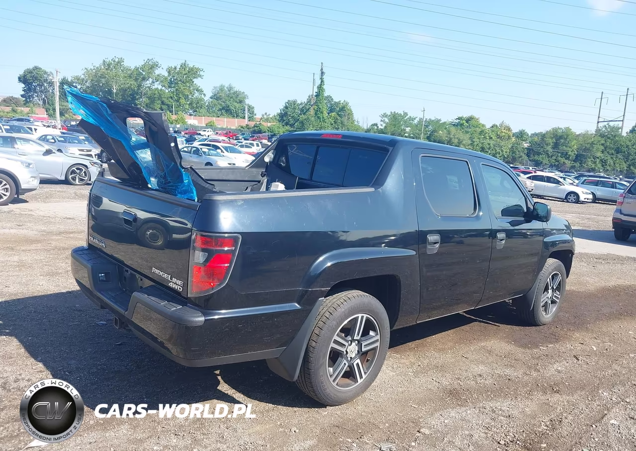 2013 Honda Ridgeline Sport VIN:5FPYK1F76DB008349 - 4