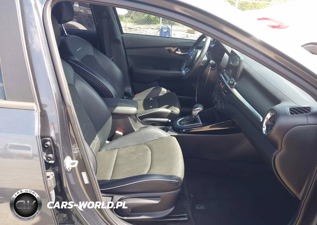 2020 Kia Forte Gt-Line VIN:3KPF34AD2LE258820 - 5