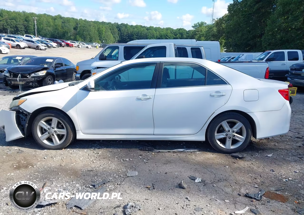 2014 Toyota Camry Se VIN:4T1BF1FK7EU802773 - 14