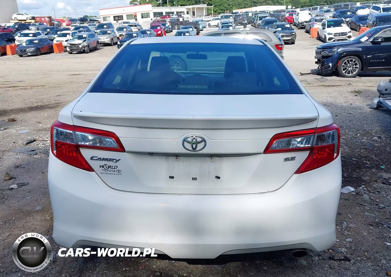 2014 Toyota Camry Se VIN:4T1BF1FK7EU802773 - 16