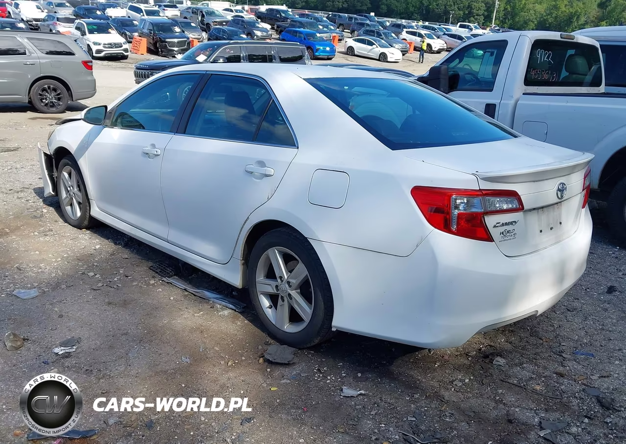 2014 Toyota Camry Se VIN:4T1BF1FK7EU802773 - 3