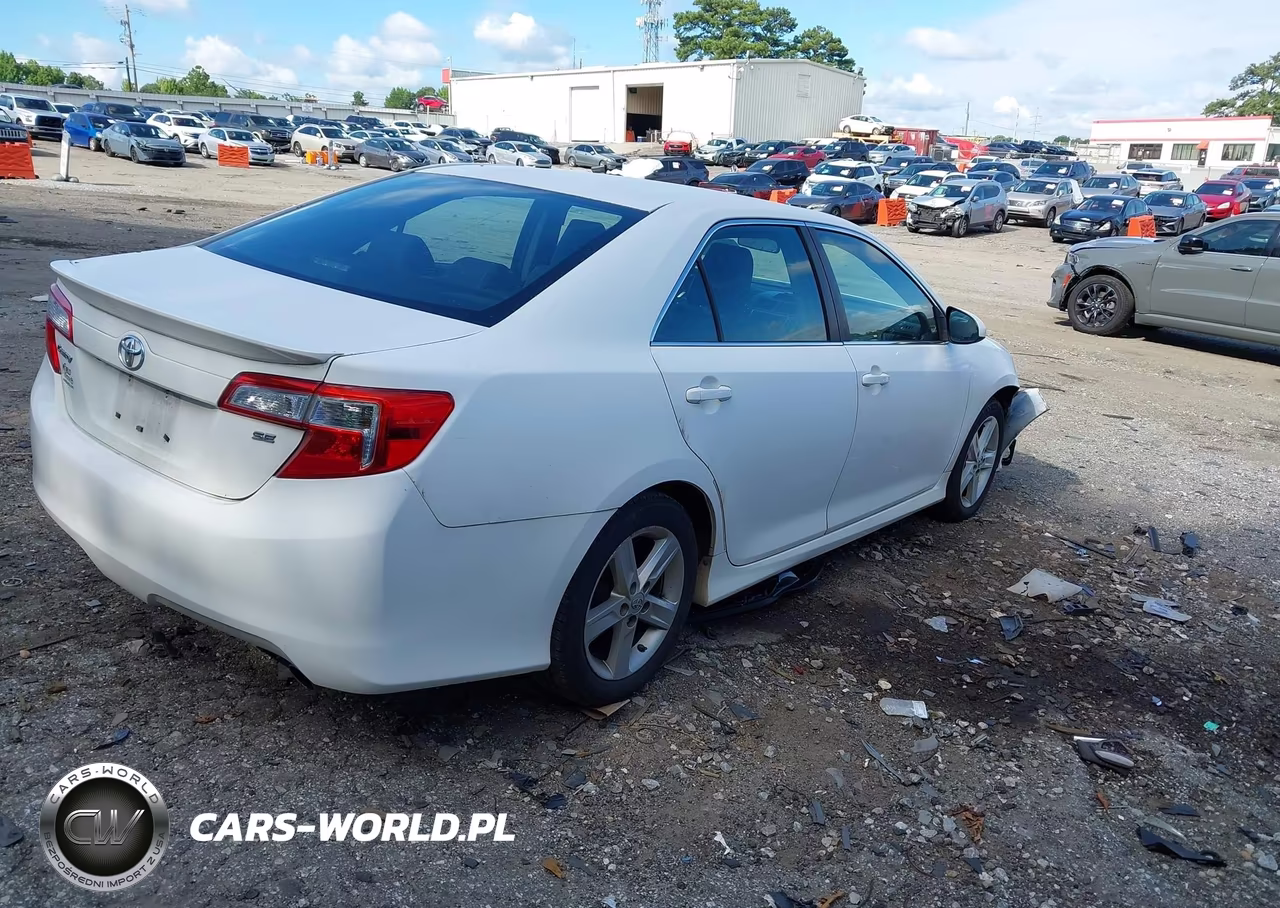 2014 Toyota Camry Se VIN:4T1BF1FK7EU802773 - 4