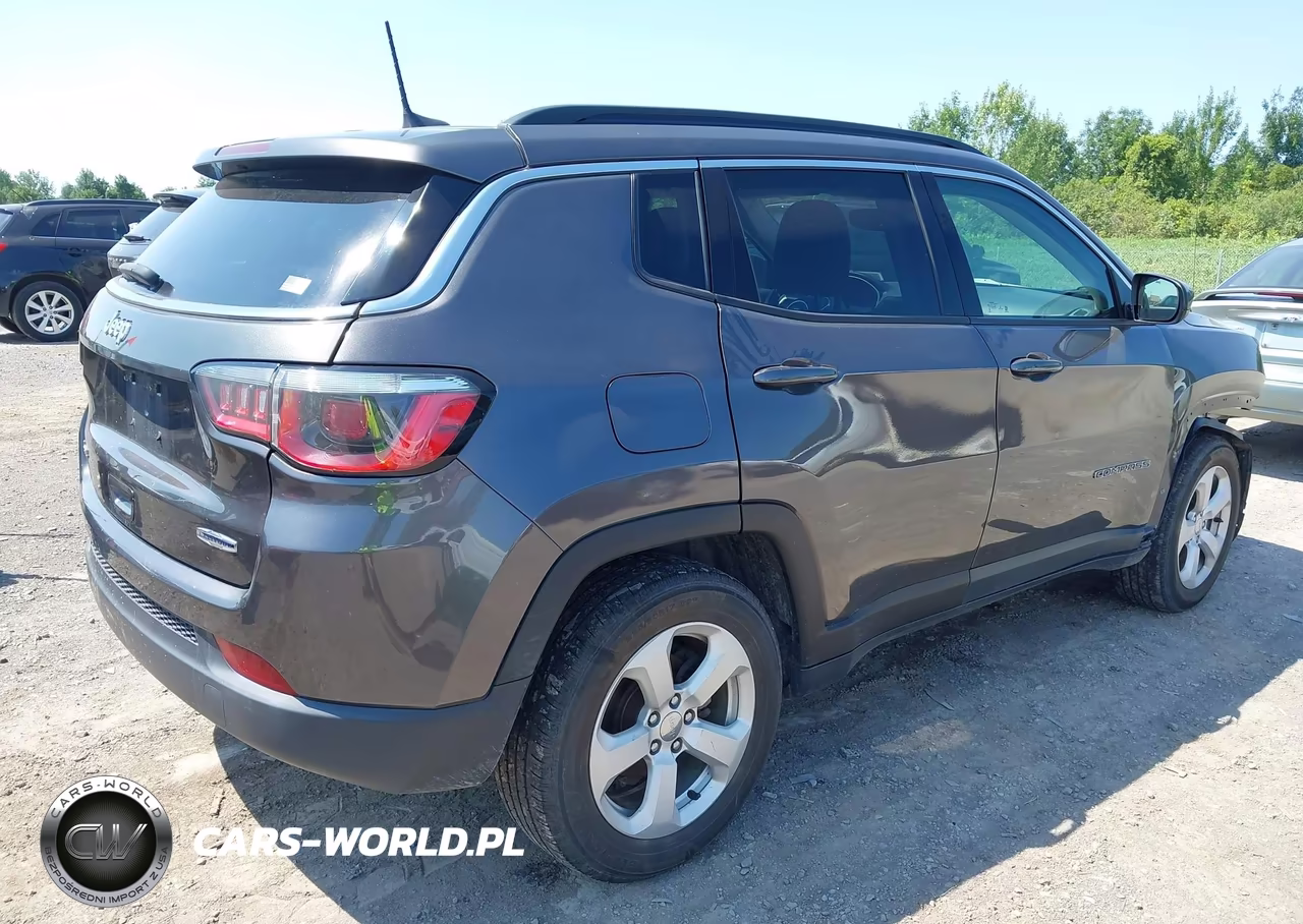 2017 Jeep New Compass Latitude 4X4 VIN:3C4NJDBB5HT660851 - 4