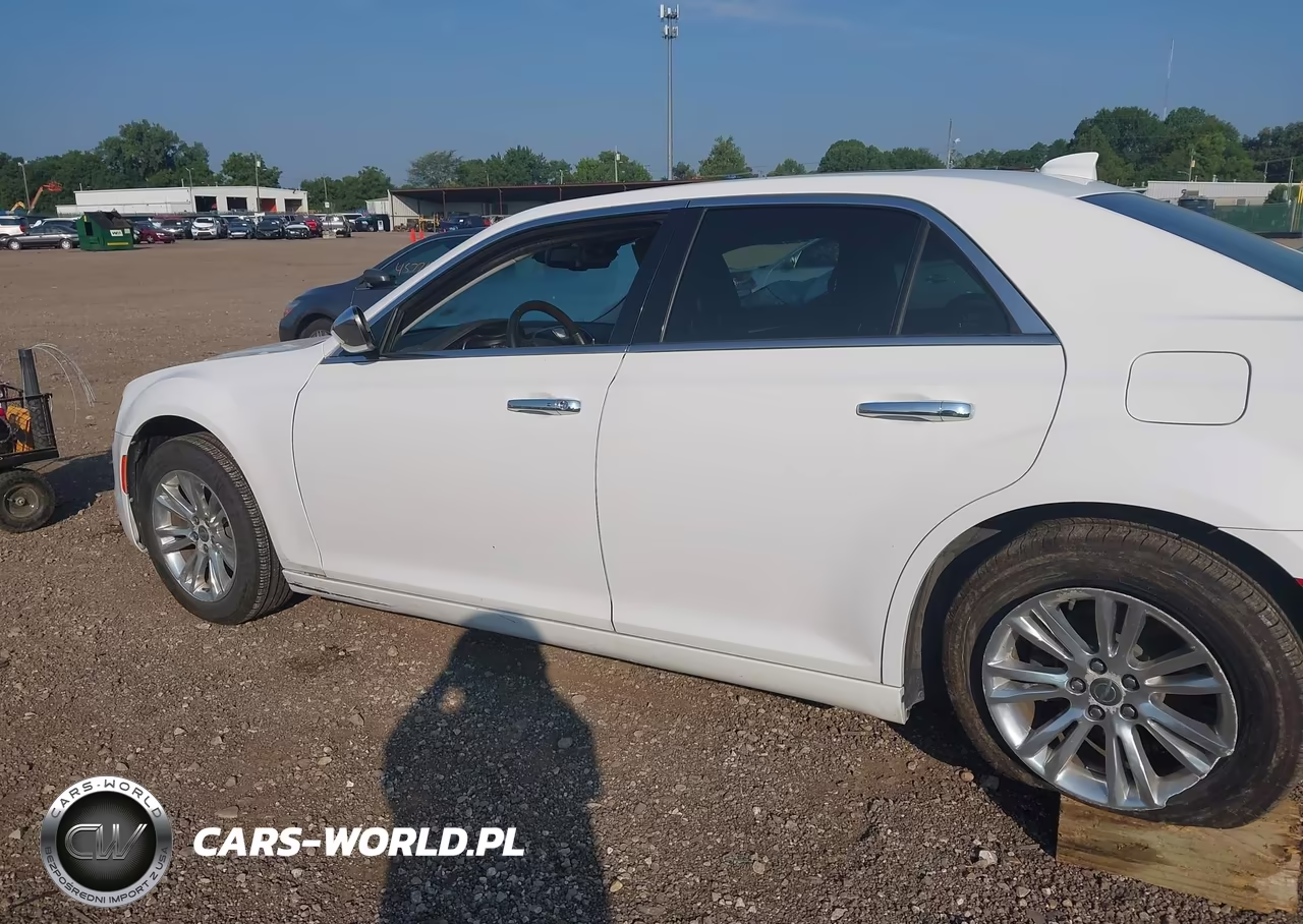 2016 Chrysler 300C VIN:2C3CCAEG4GH105859 - 14