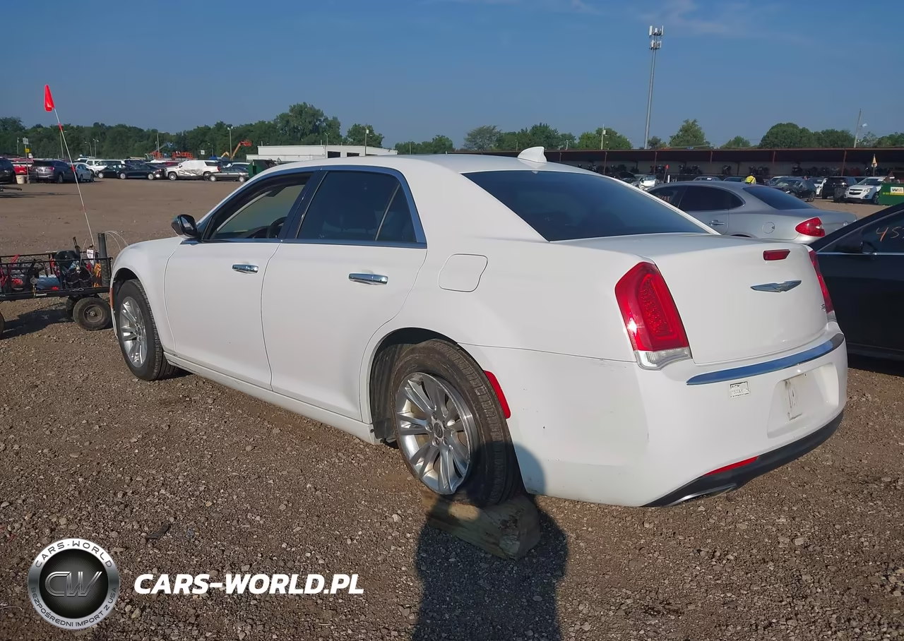2016 Chrysler 300C VIN:2C3CCAEG4GH105859 - 3