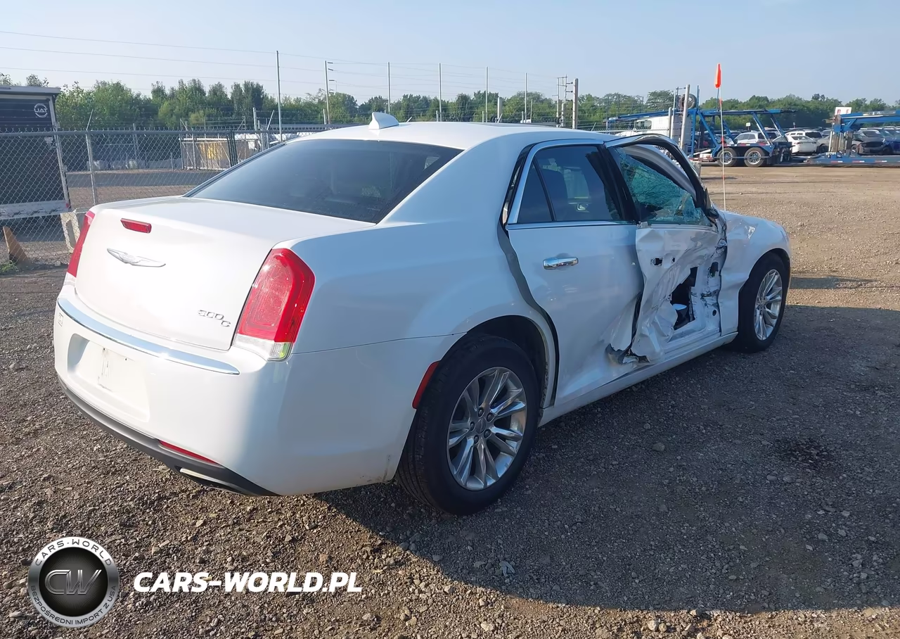 2016 Chrysler 300C VIN:2C3CCAEG4GH105859 - 4