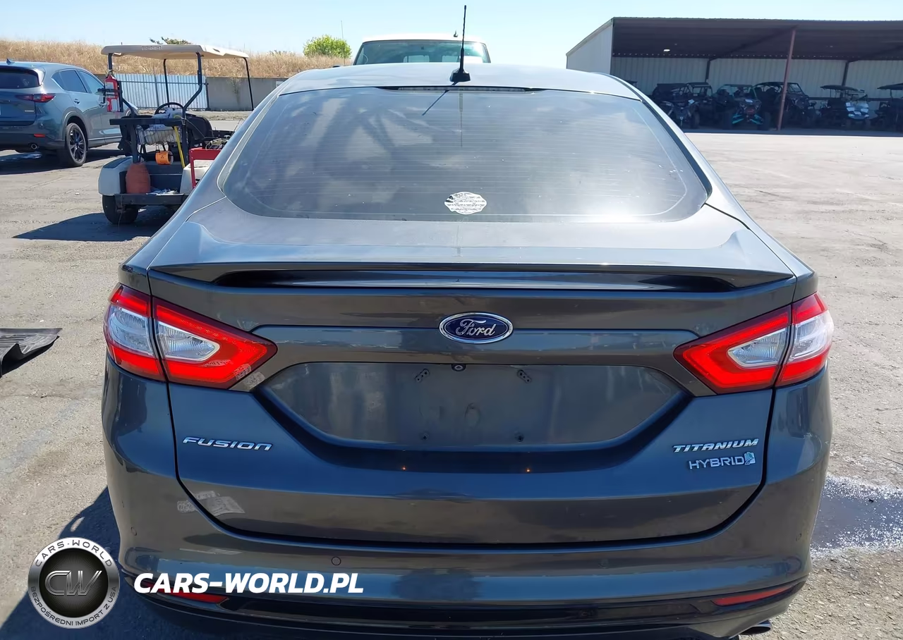 2016 Ford Fusion Hybrid Titanium VIN:3FA6P0RU3GR144735 - 17