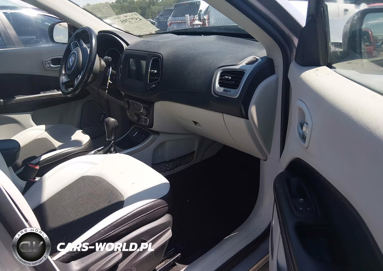 2019 Jeep Compass Sun And Wheel Fwd VIN:3C4NJCBB0KT819602 - 5