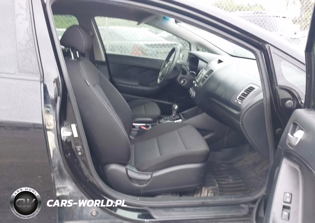 2018 Kia Forte Lx VIN:3KPFK4A78JE272599 - 5