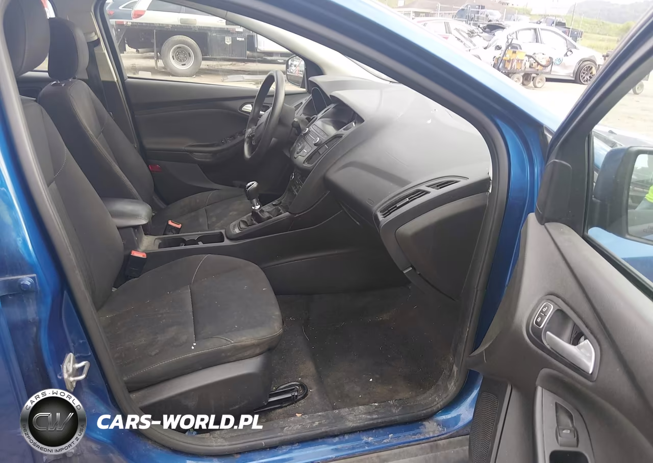 2018 Ford Focus Se VIN:1FADP3FE3JL285333 - 5