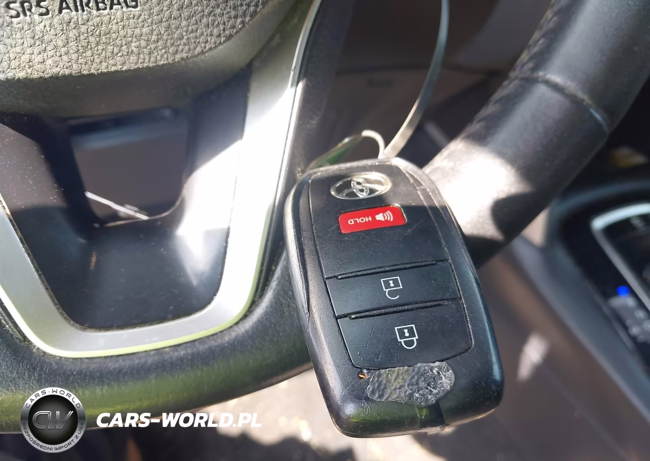2022 Toyota Corolla Cross Le VIN:7MUCAAAG1NV004855 - 11