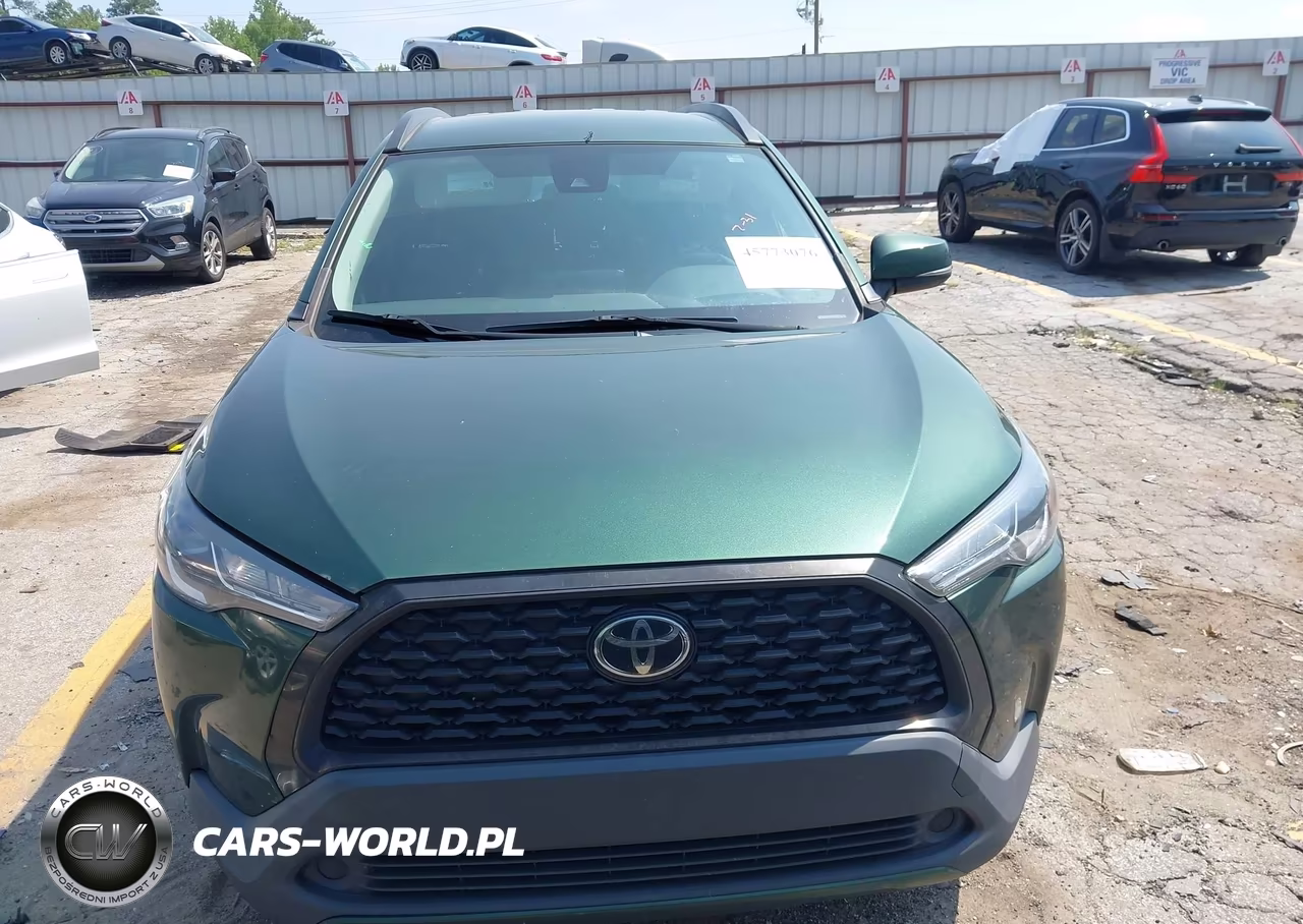 2022 Toyota Corolla Cross Le VIN:7MUCAAAG1NV004855 - 12