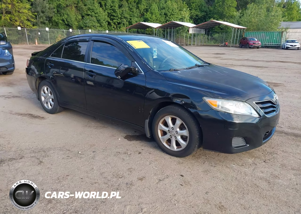 2011 Toyota Camry Le – zdjęcie 1 z 17