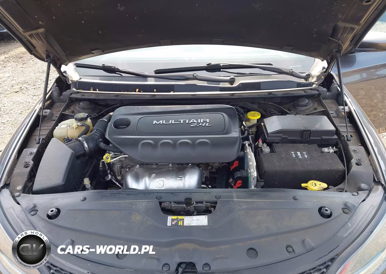 2015 Chrysler 200 S VIN:1C3CCCBB6FN614328 - 10
