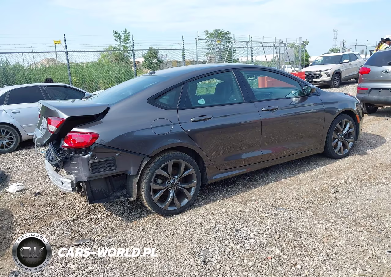 2015 Chrysler 200 S VIN:1C3CCCBB6FN614328 - 4