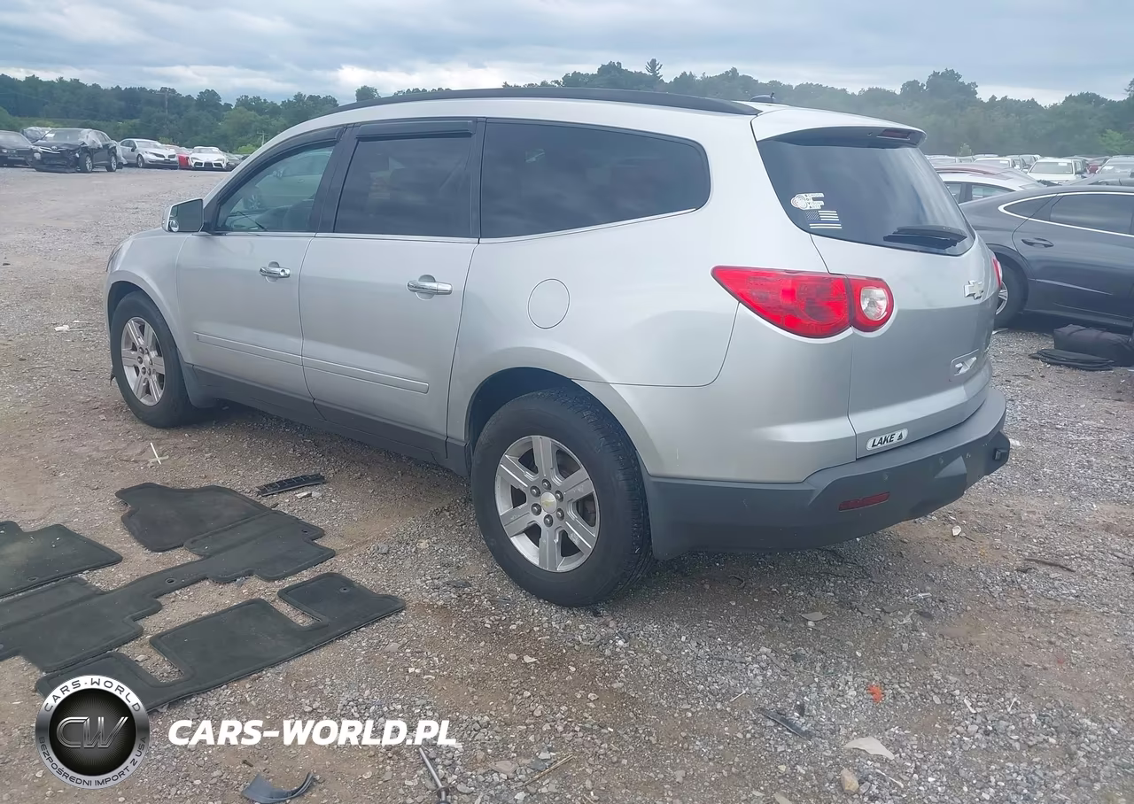 2010 Chevrolet Traverse Lt VIN:1GNLVGED5AS118741 - 3