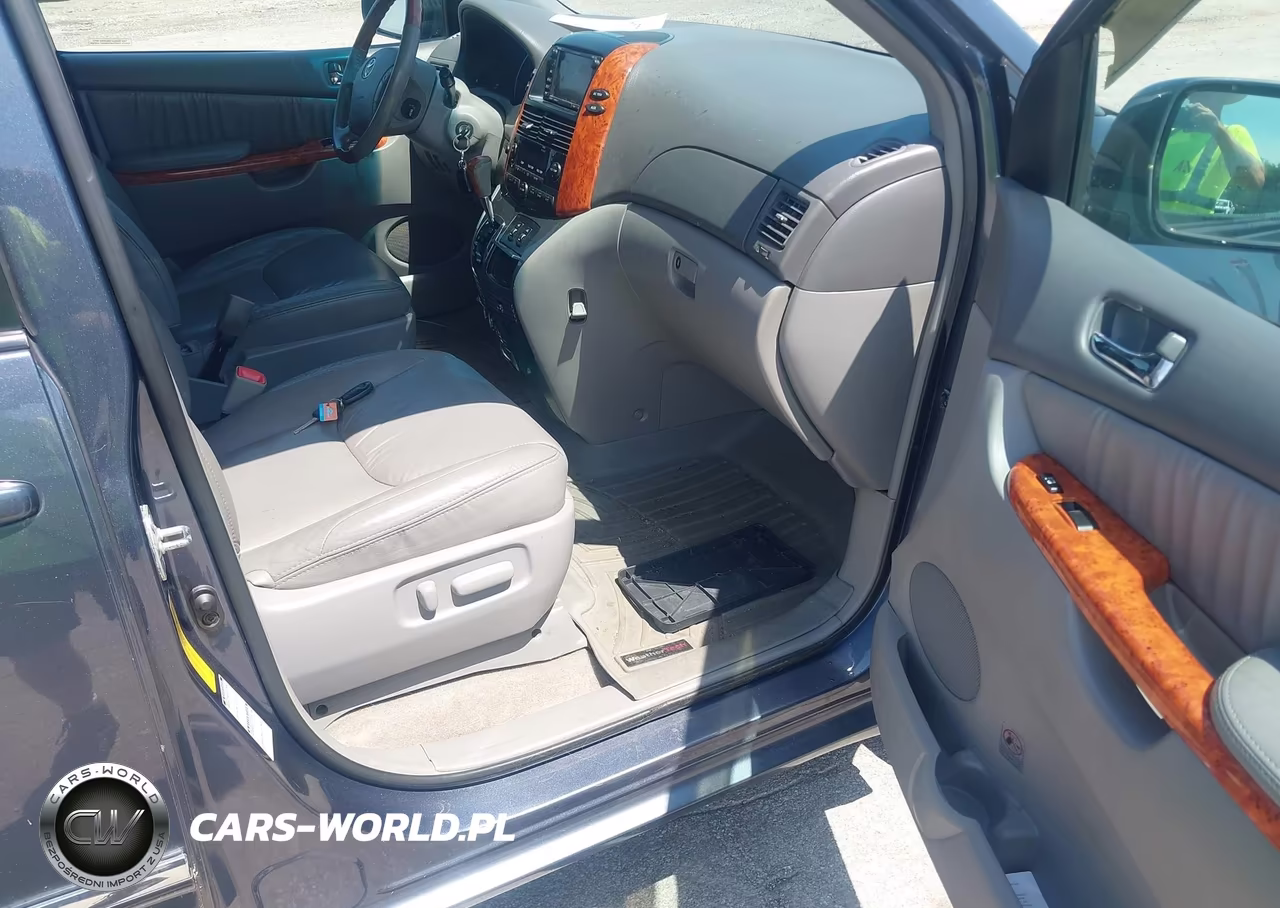 2010 Toyota Sienna Limited VIN:5TDDK4CC6AS034032 - 5