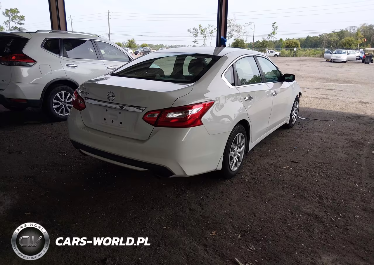 2017 Nissan Altima 2.5 S VIN:1N4AL3AP2HC248114 - 4