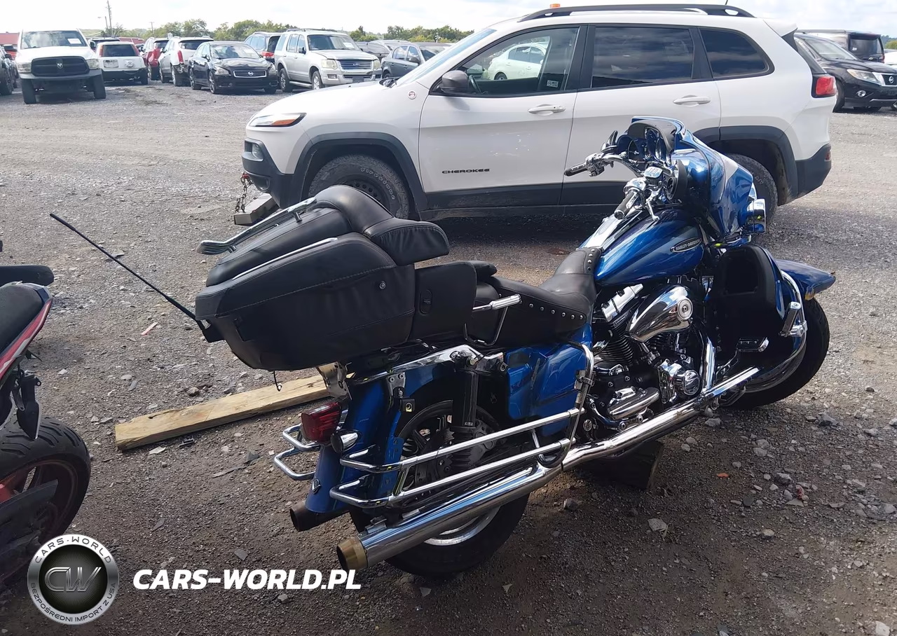 2007 Harley-Davidson Flhtcuse California VIN:1HD1PR83X7Y957975 - 4