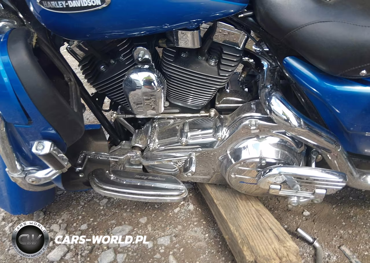 2007 Harley-Davidson Flhtcuse California VIN:1HD1PR83X7Y957975 - 9