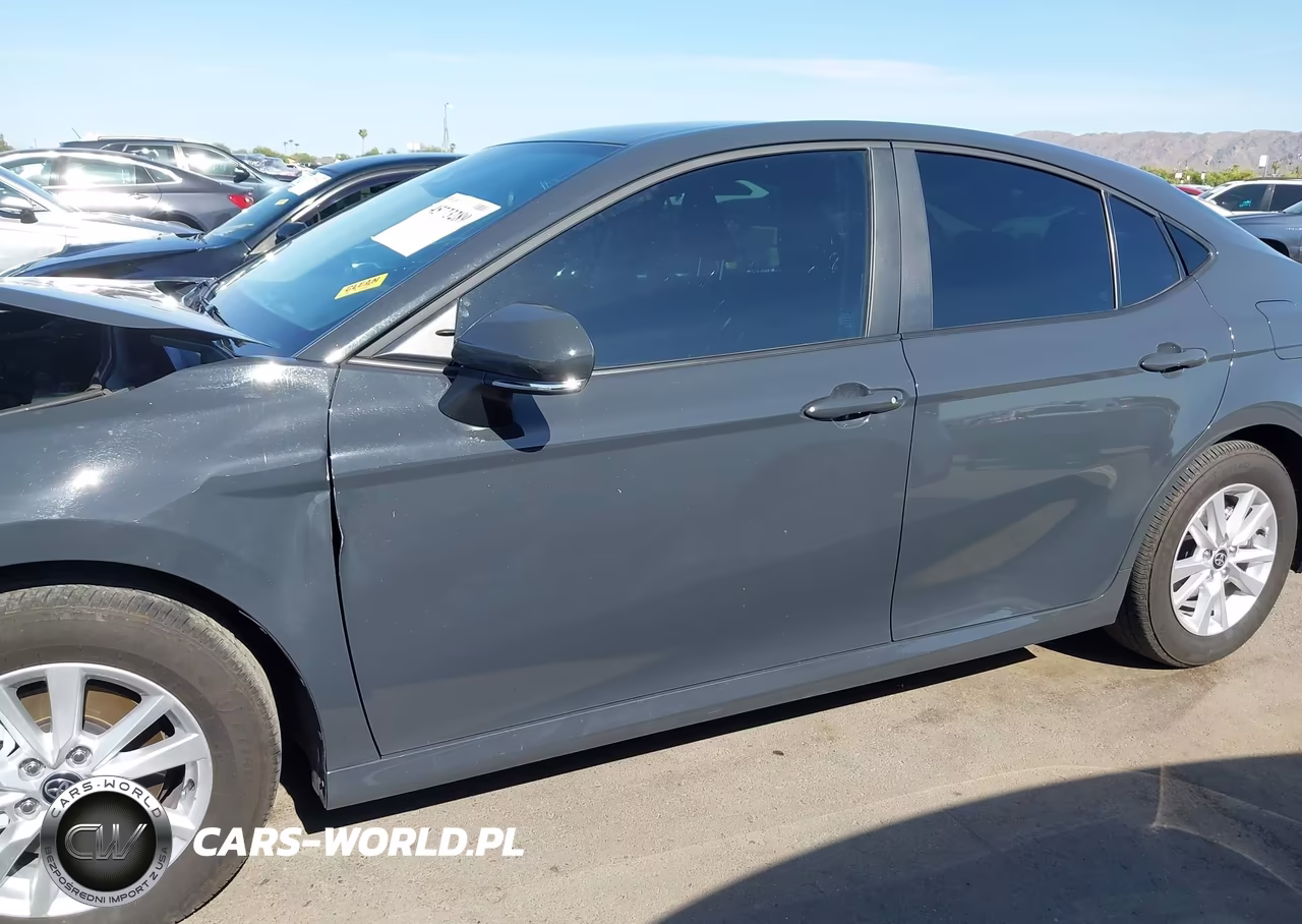 2026 Toyota Camry Le VIN:4T1DAACK5TU672498 - 15