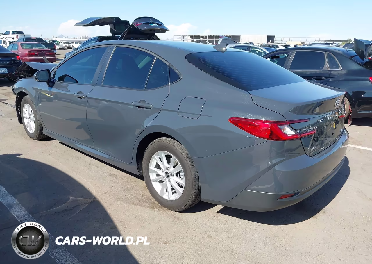 2026 Toyota Camry Le VIN:4T1DAACK5TU672498 - 3