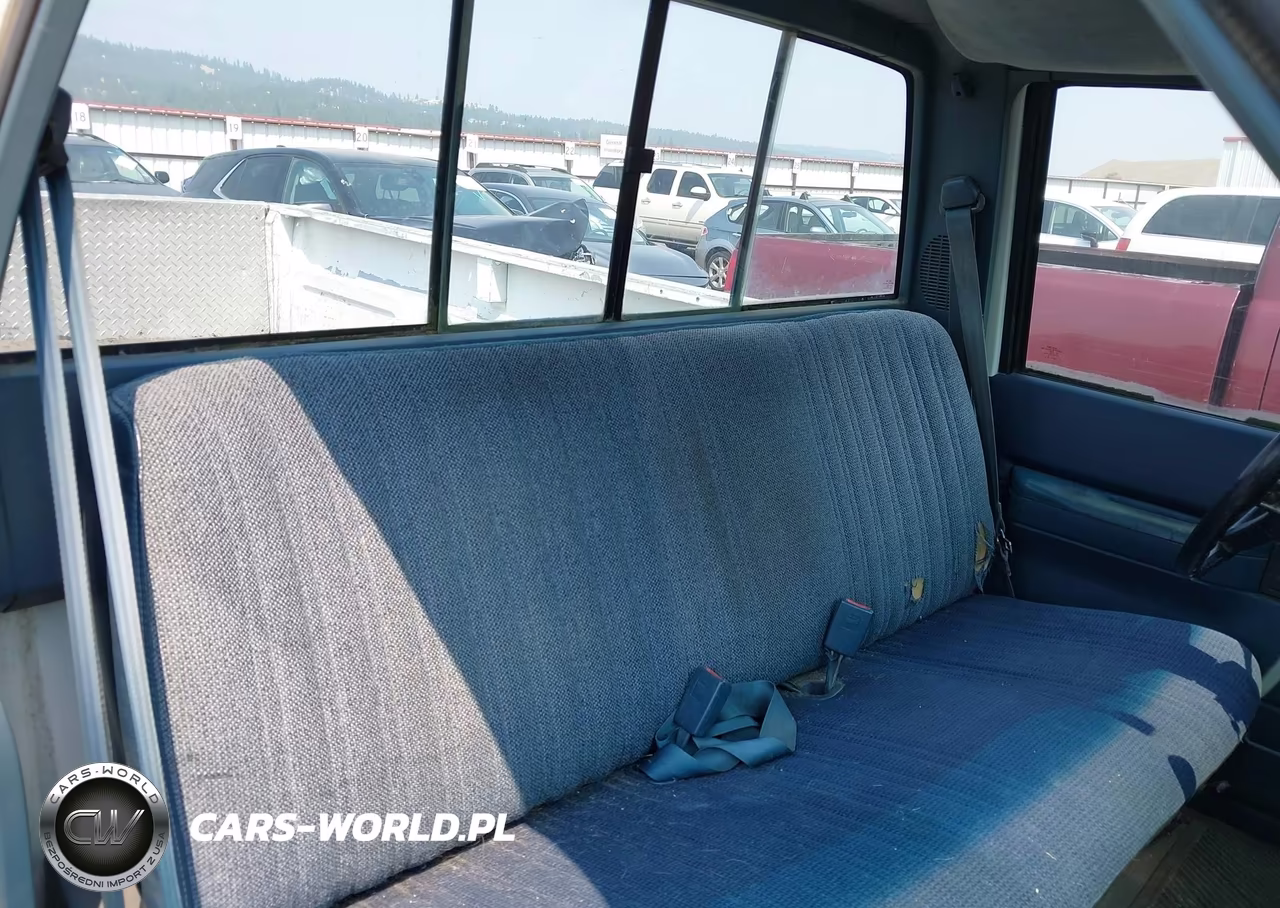 1989 Chevrolet Gmt-400 K2500 VIN:1GCFK24K3KE179491 - 8