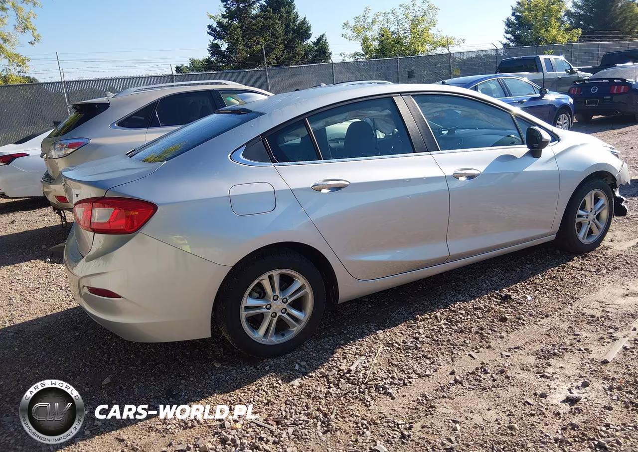 2017 Chevrolet Cruze Lt Auto VIN:1G1BE5SM5H7203341 - 4