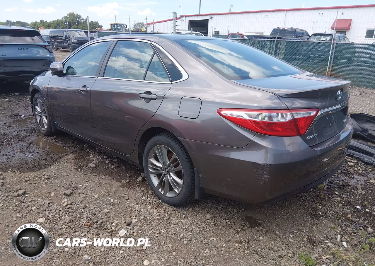 2016 Toyota Camry Se VIN:4T1BF1FK8GU210513 - 3