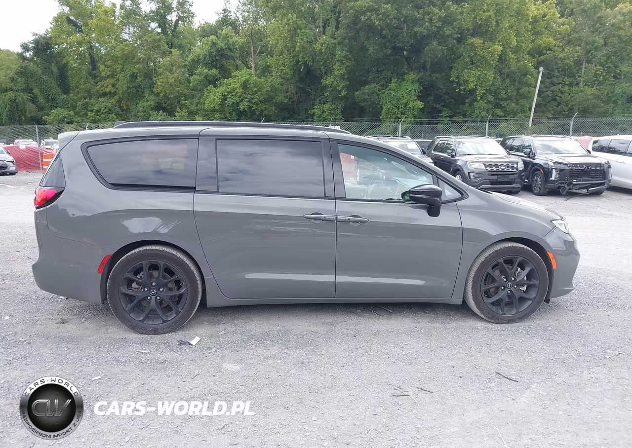 2025 Chrysler Pacifica Limited VIN:2C4RC1GG1SR552350 - 13