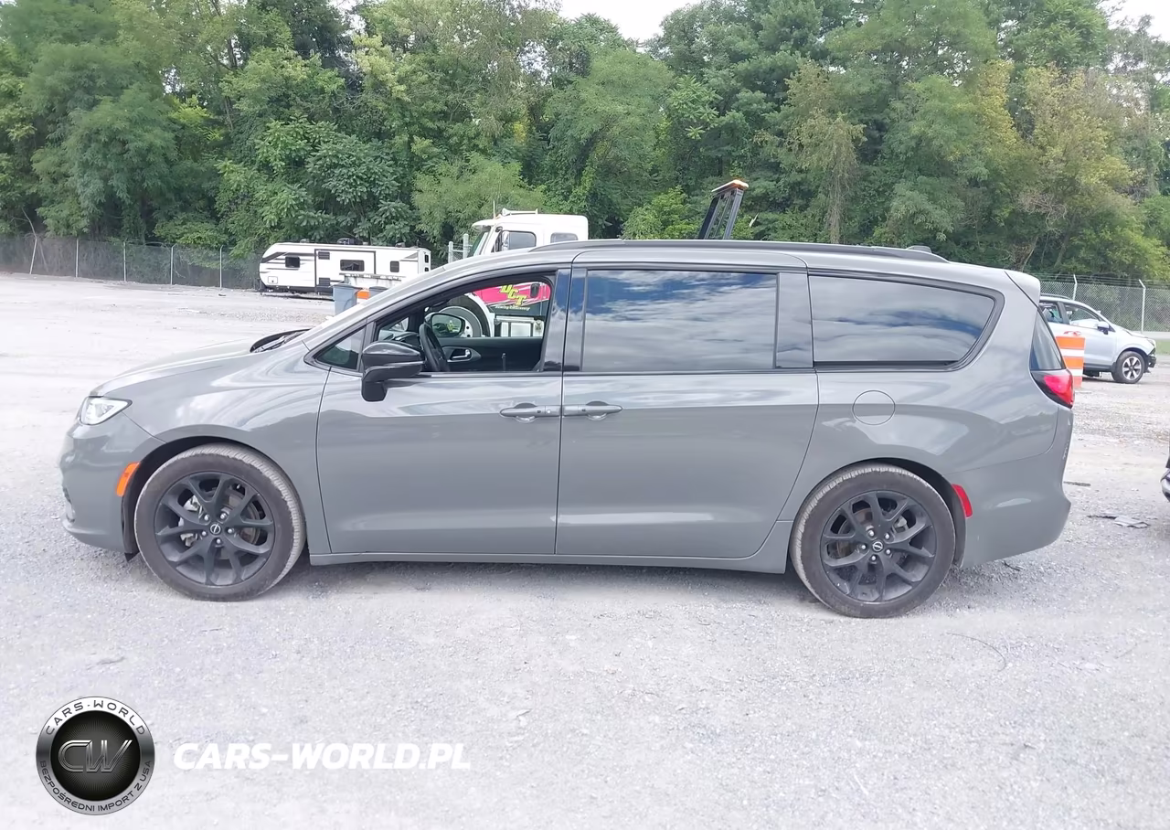 2025 Chrysler Pacifica Limited VIN:2C4RC1GG1SR552350 - 14