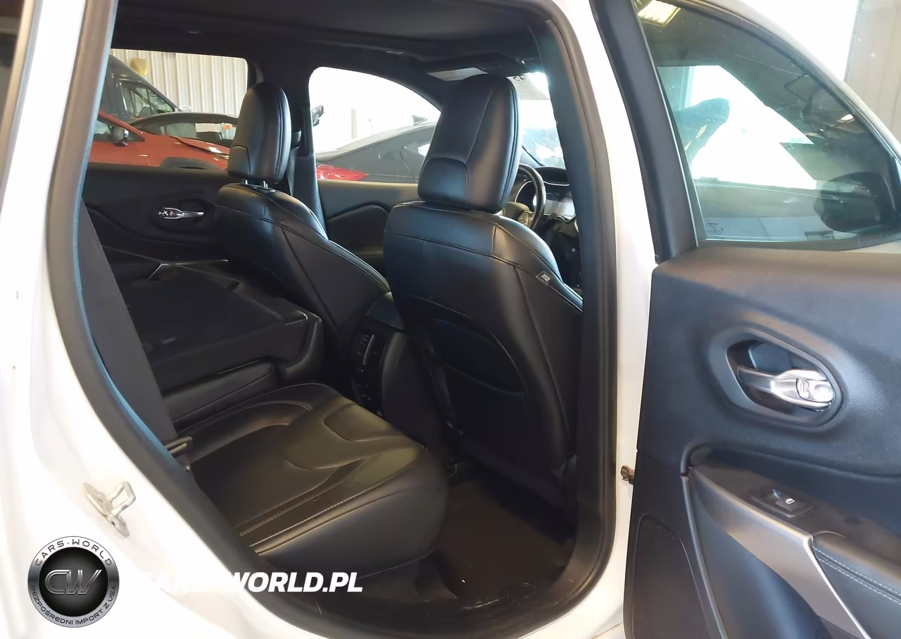 2020 Jeep Cherokee High Altitude 4X4 VIN:1C4PJMDN9LD570651 - 8