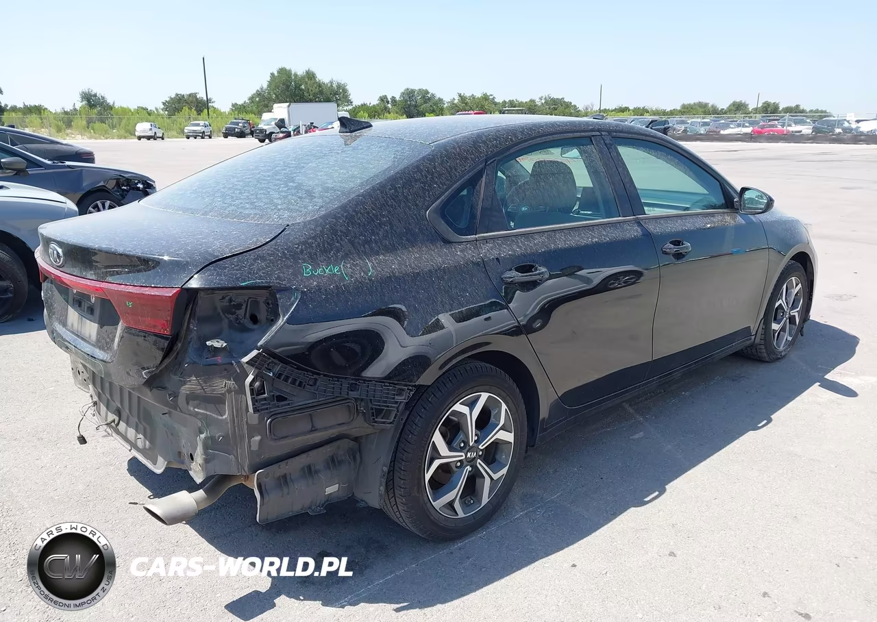 2021 Kia Forte Lxs VIN:3KPF24AD9ME359812 - 4