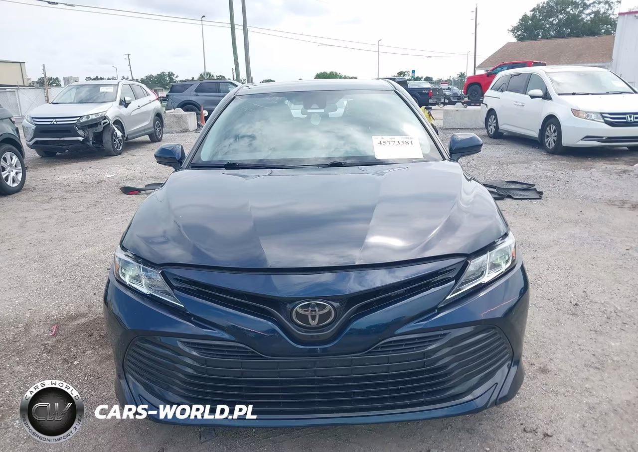 2020 Toyota Camry Le VIN:4T1C11AK2LU905283 - 13