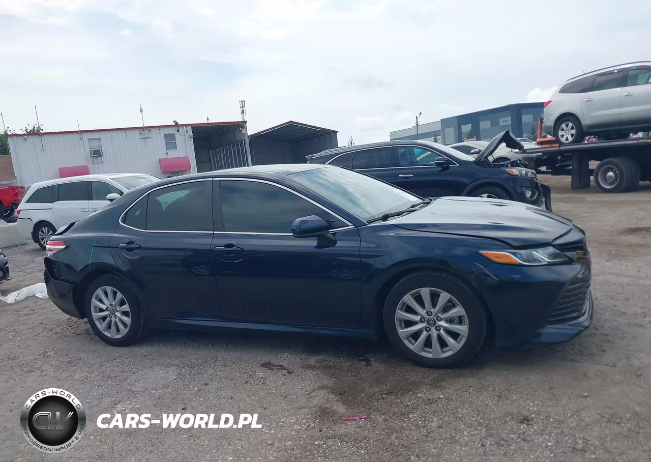 2020 Toyota Camry Le VIN:4T1C11AK2LU905283 - 14