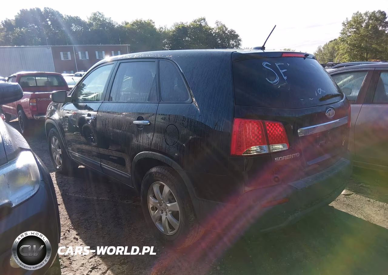 2013 Kia Sorento Lx VIN:5XYKTCA6XDG409627 - 3