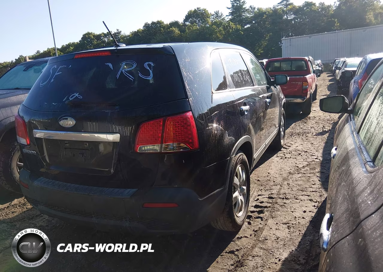 2013 Kia Sorento Lx VIN:5XYKTCA6XDG409627 - 4