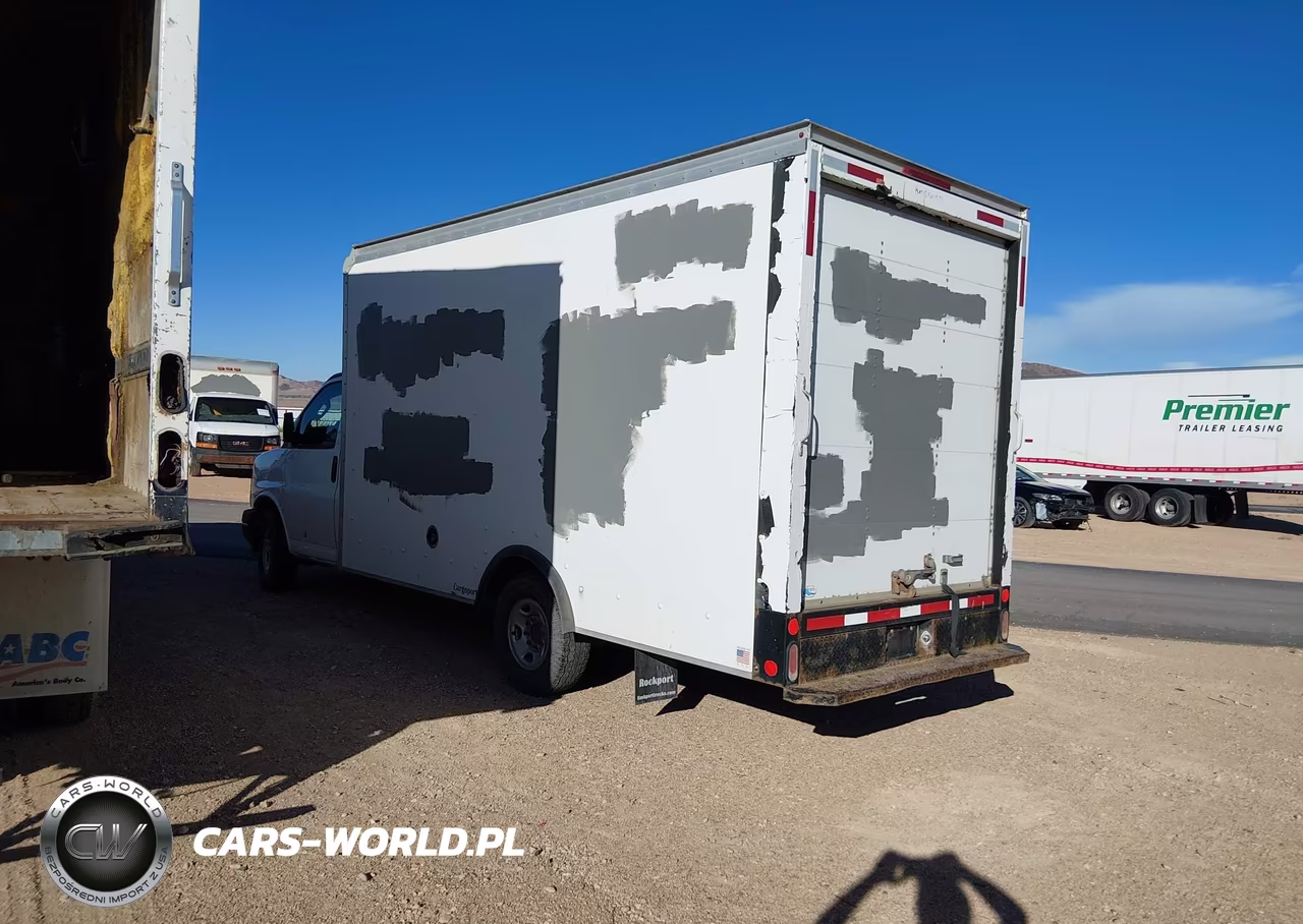 2017 GMC Savana Cutaway Work Van VIN:1GD07SFF0H1351401 - 3