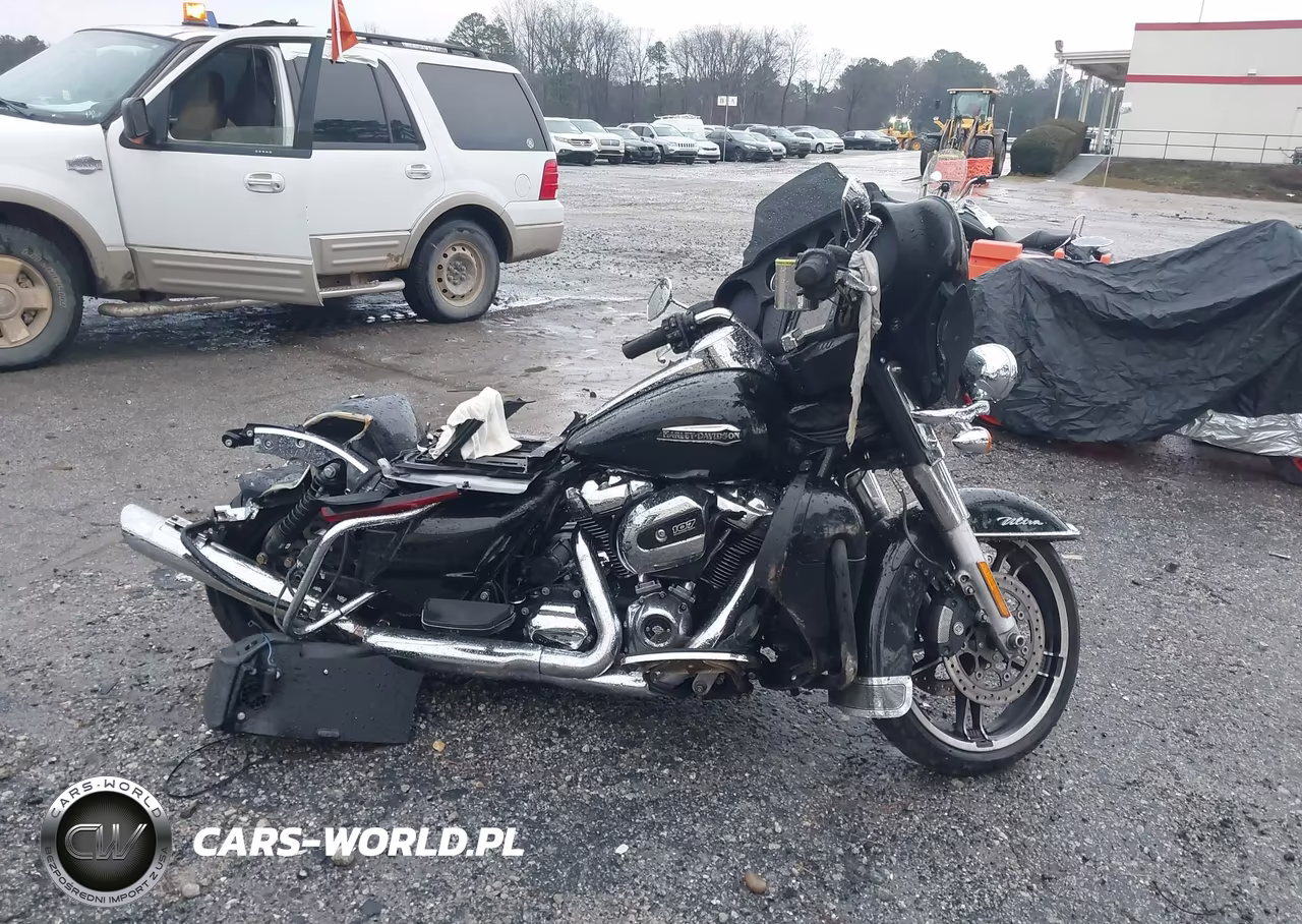 2018 Harley-Davidson Flhtcu Ultra Classic Electra Gld VIN:1HD1FCC10JB620733 - 12