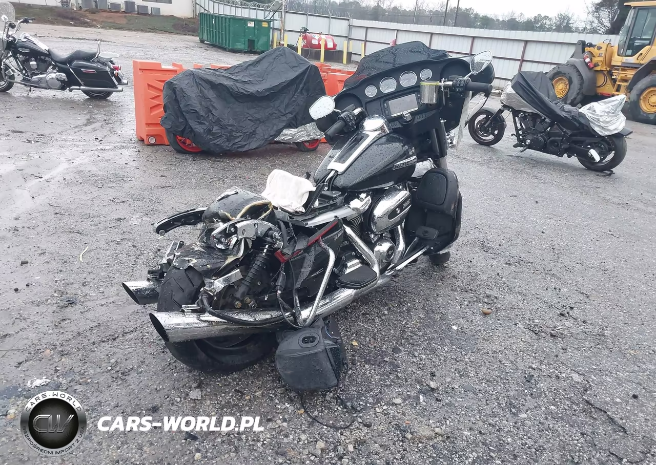 2018 Harley-Davidson Flhtcu Ultra Classic Electra Gld VIN:1HD1FCC10JB620733 - 4