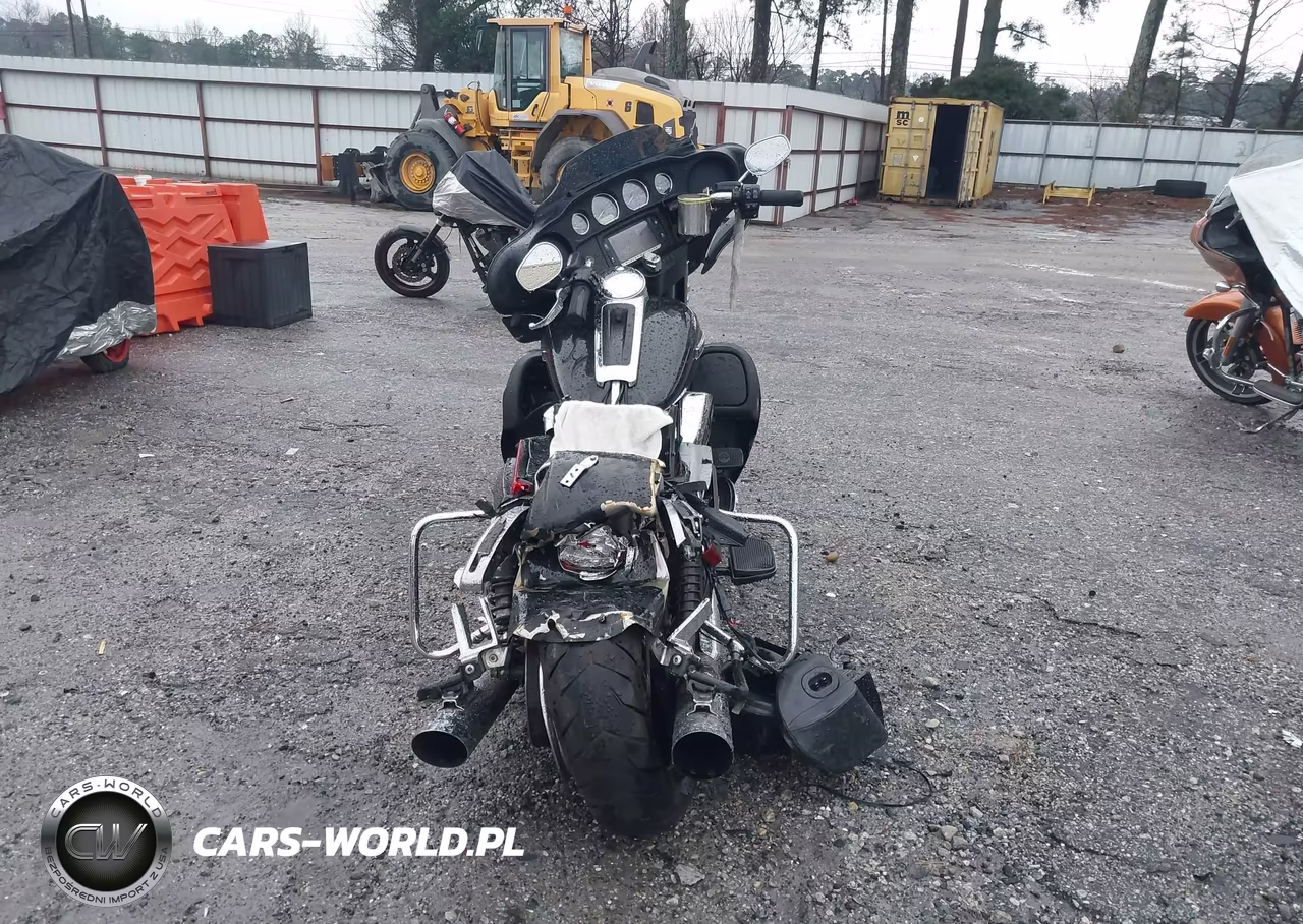 2018 Harley-Davidson Flhtcu Ultra Classic Electra Gld VIN:1HD1FCC10JB620733 - 6