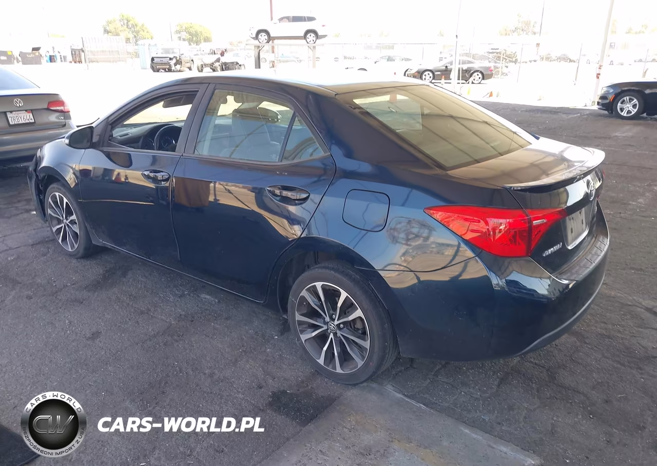 2018 Toyota Corolla Se VIN:5YFBURHE7JP810248 - 3