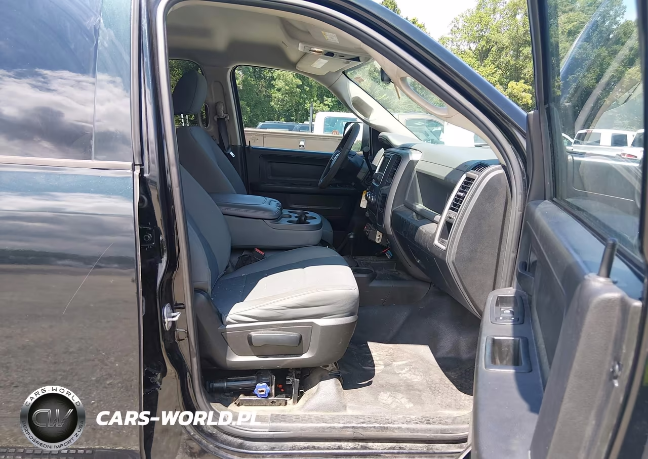 2018 Ram 3500 Tradesman 4X4 8' Box VIN:3C63R3GT0JG344033 - 5